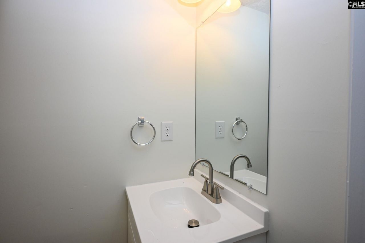 233 Timber Court Photo 5