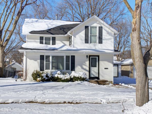 713 Crawford Avenue, Ames, IA 50010