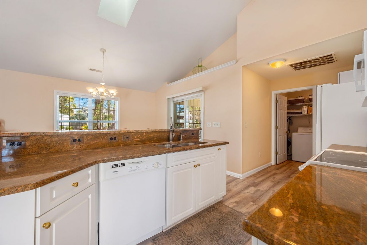 237 Melody Gardens Dr. Photo 11