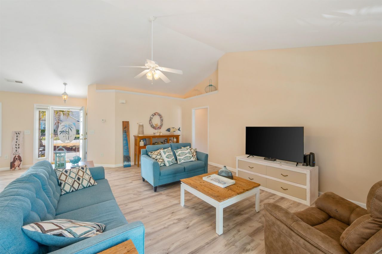 237 Melody Gardens Dr. Photo 16