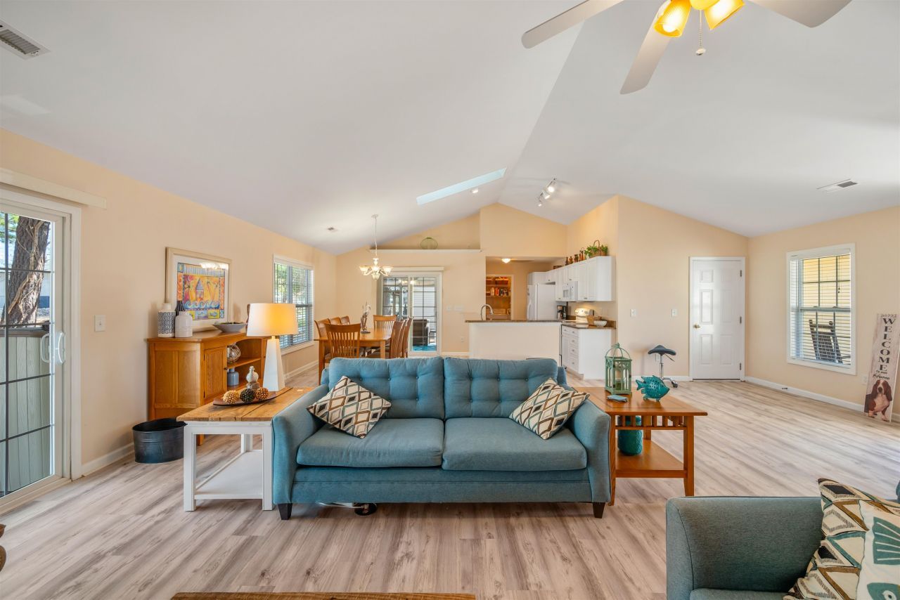 237 Melody Gardens Dr. Photo 19