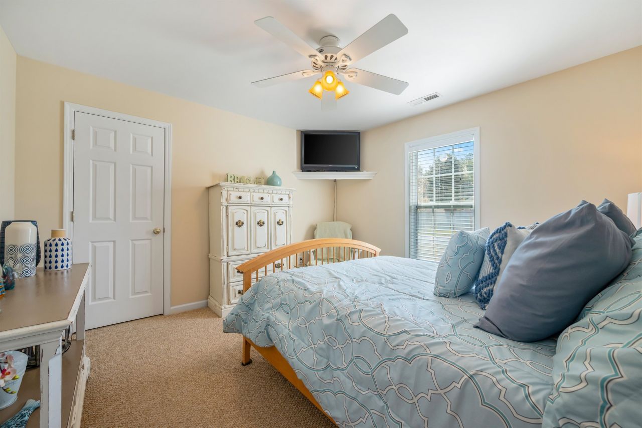 237 Melody Gardens Dr. Photo 31