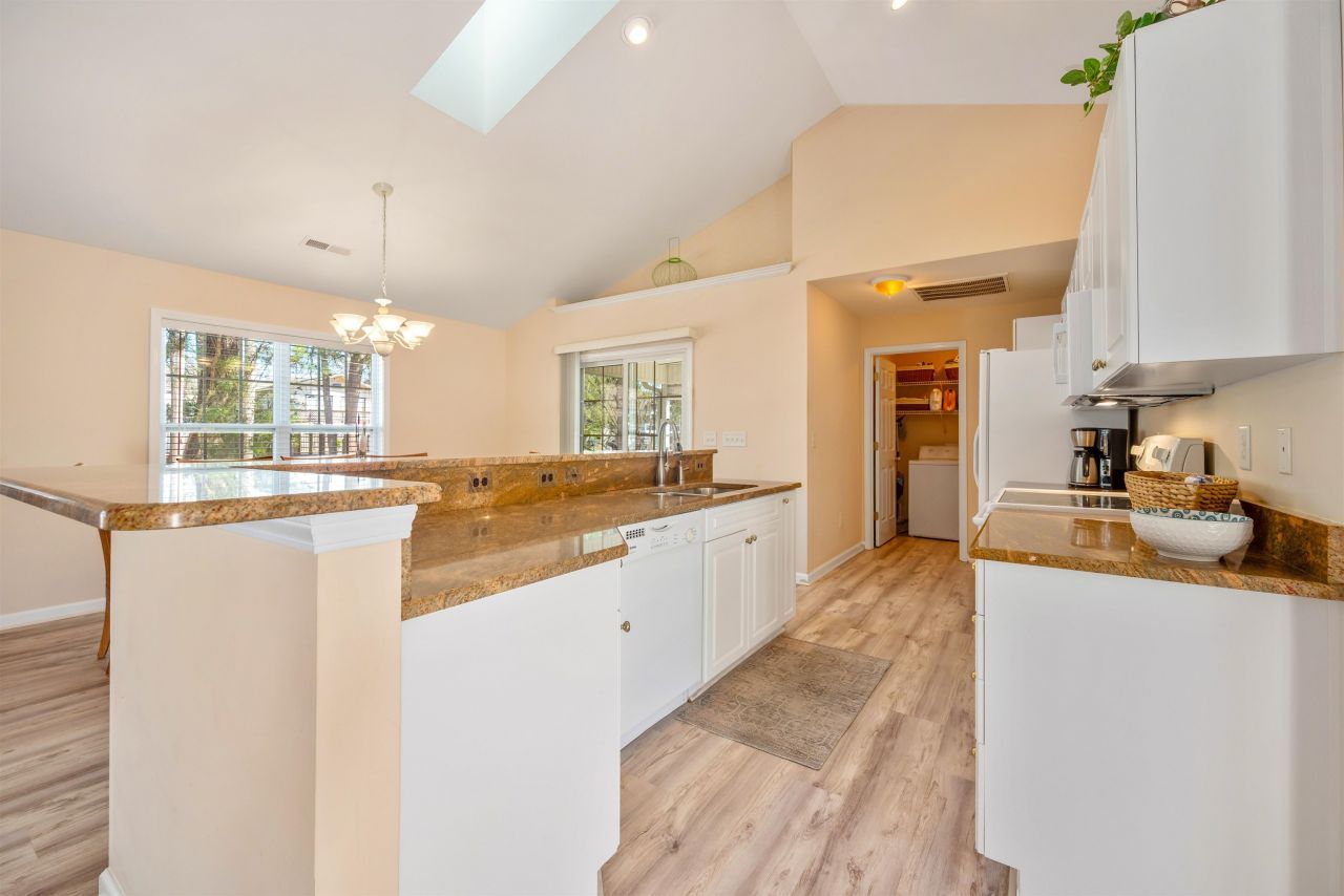 237 Melody Gardens Dr. Photo 8