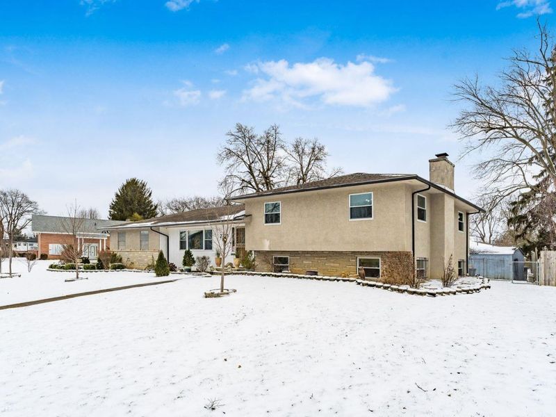 2731 Sonata Drive, Columbus, OH 43209 Photo 3