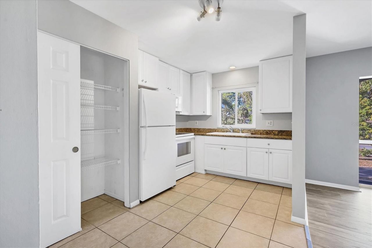 2304 Ringling Boulevard, Unit 207, Sarasota, FL 34237 Photo