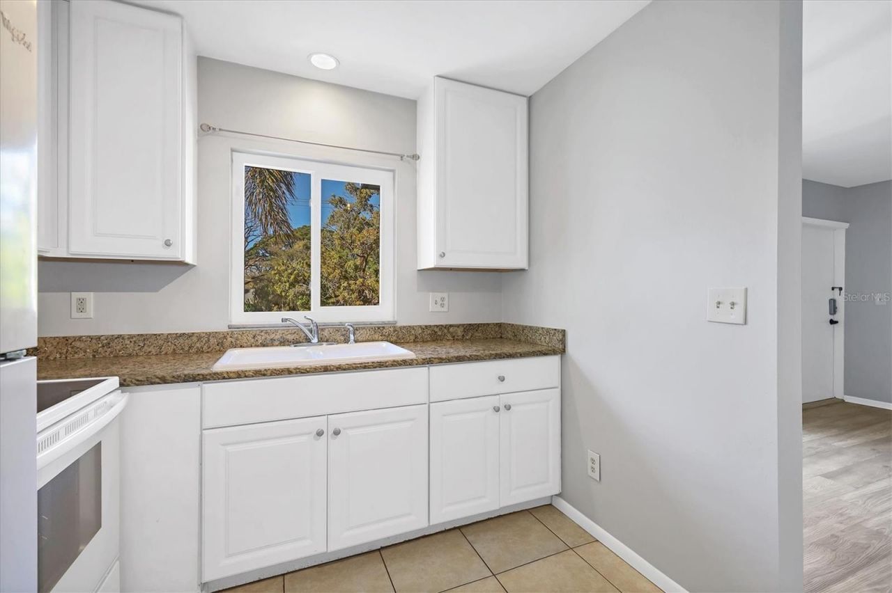 2304 Ringling Boulevard, Unit 207, Sarasota, FL 34237 Photo