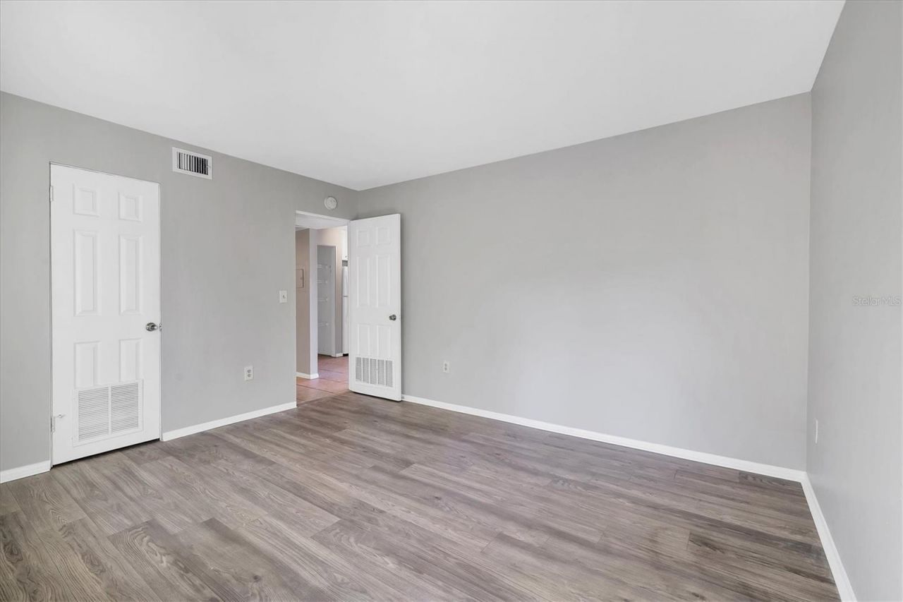 2304 Ringling Boulevard, Unit 207, Sarasota, FL 34237 Photo