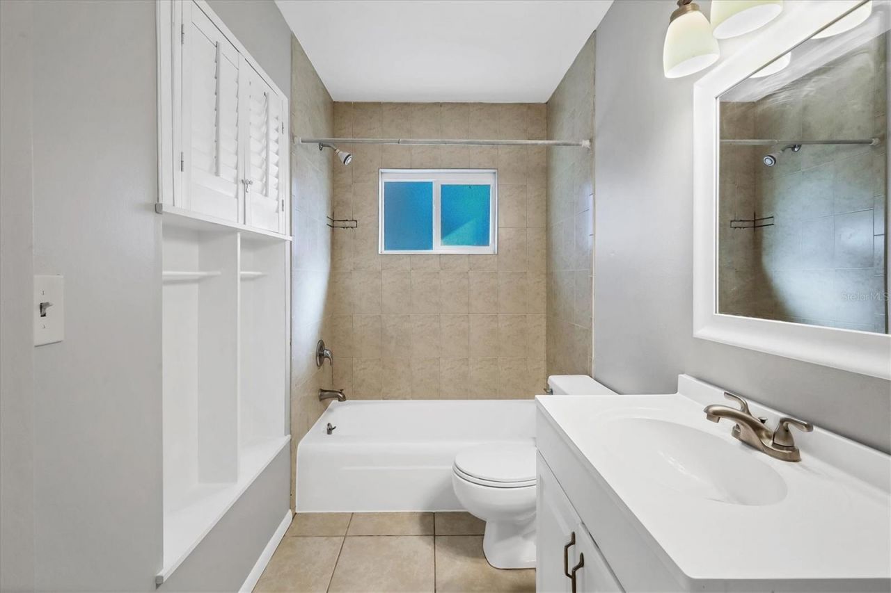 2304 Ringling Boulevard, Unit 207, Sarasota, FL 34237 Photo