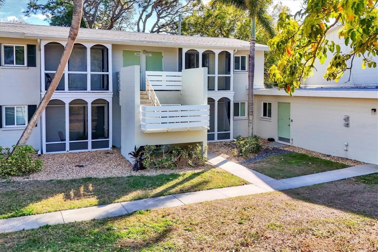 2304 Ringling Boulevard, Unit 207, Sarasota, FL 34237 Photo