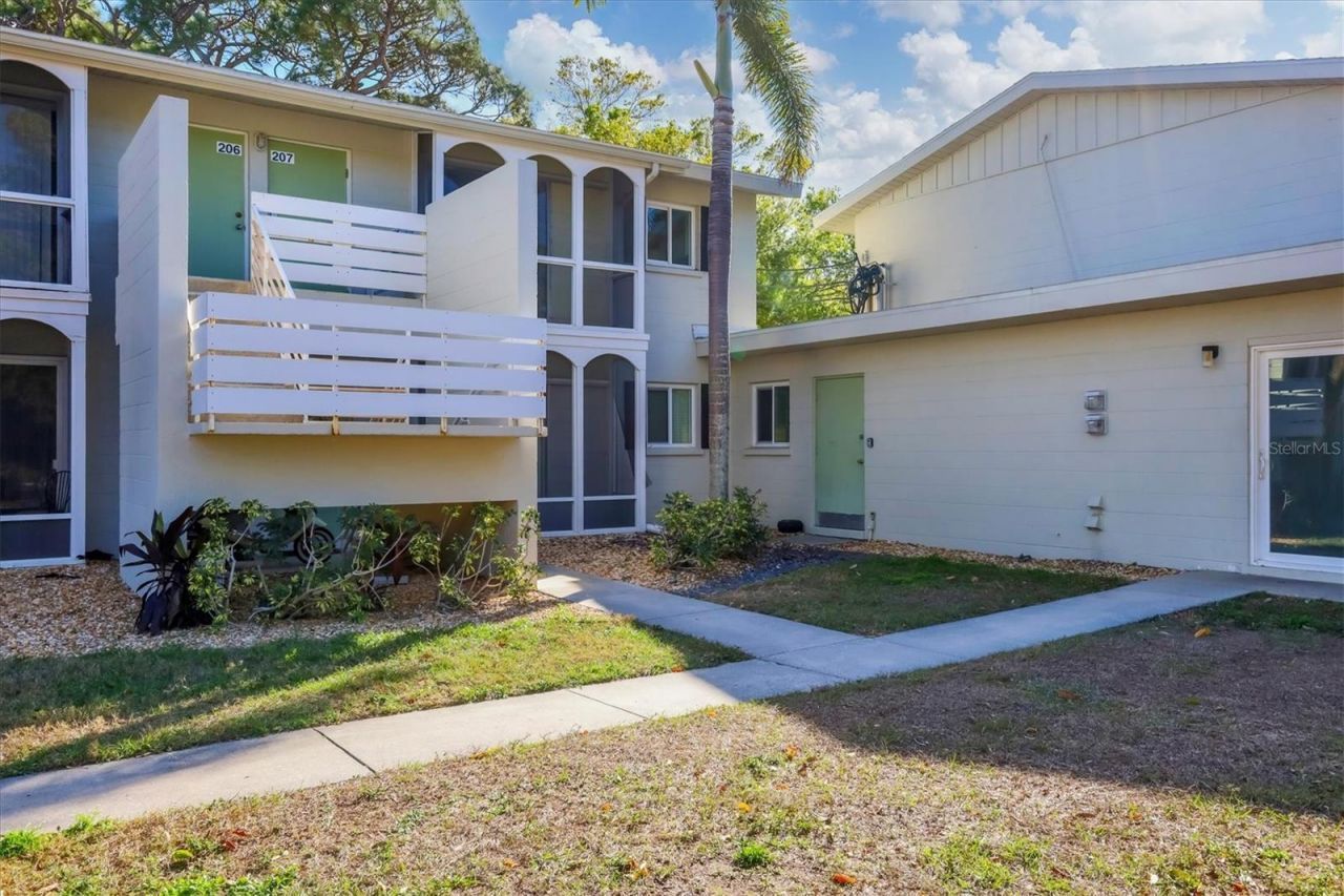 2304 Ringling Boulevard, Unit 207, Sarasota, FL 34237 Photo
