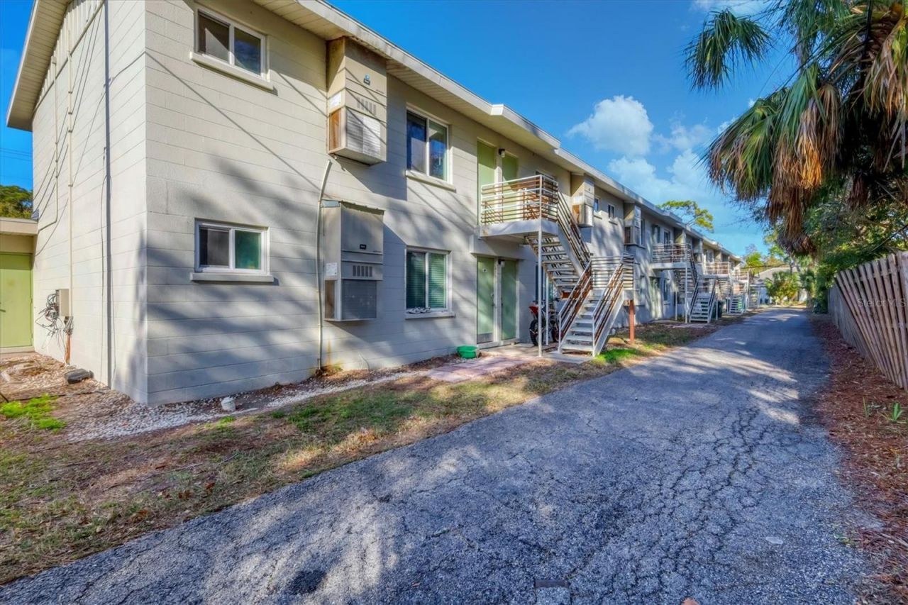 2304 Ringling Boulevard, Unit 207, Sarasota, FL 34237 Photo