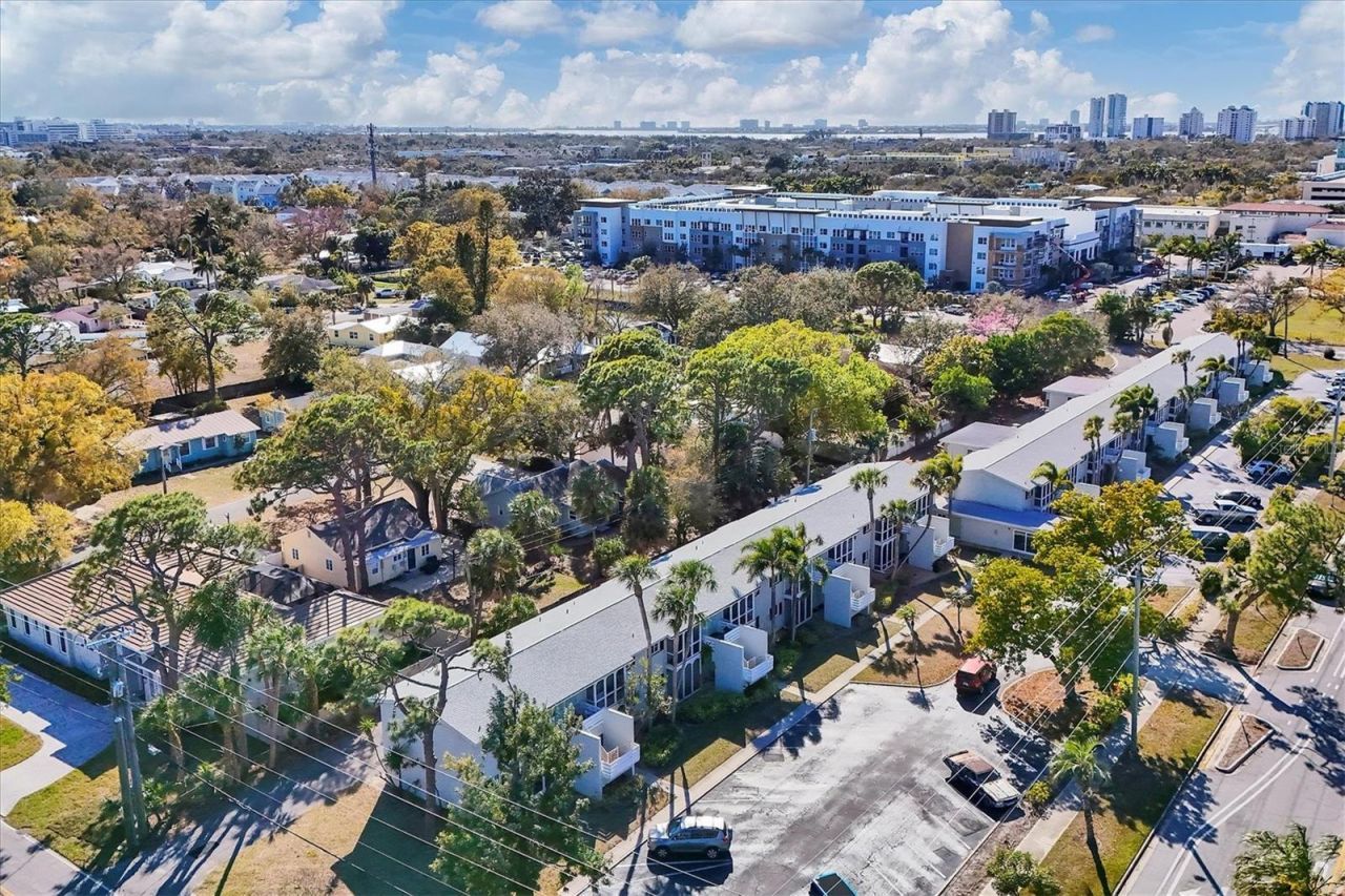 2304 Ringling Boulevard, Unit 207, Sarasota, FL 34237 Photo