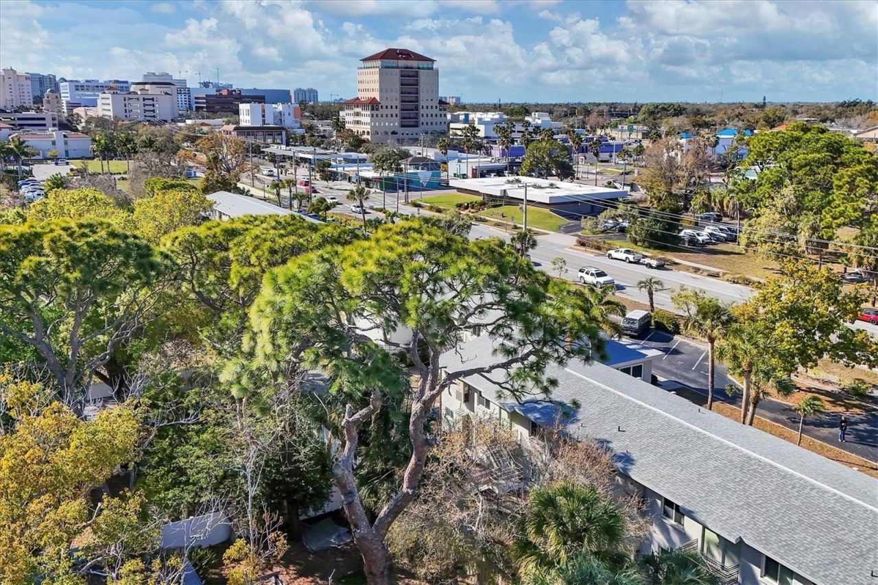 2304 Ringling Boulevard, Unit 207, Sarasota, FL 34237 Photo