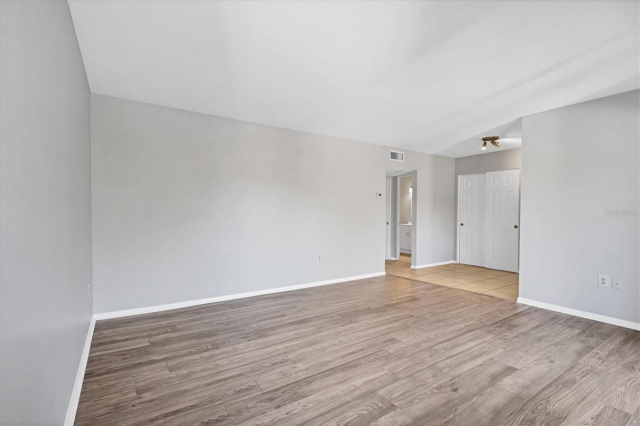 2304 Ringling Boulevard, Unit 207, Sarasota, FL 34237 Photo