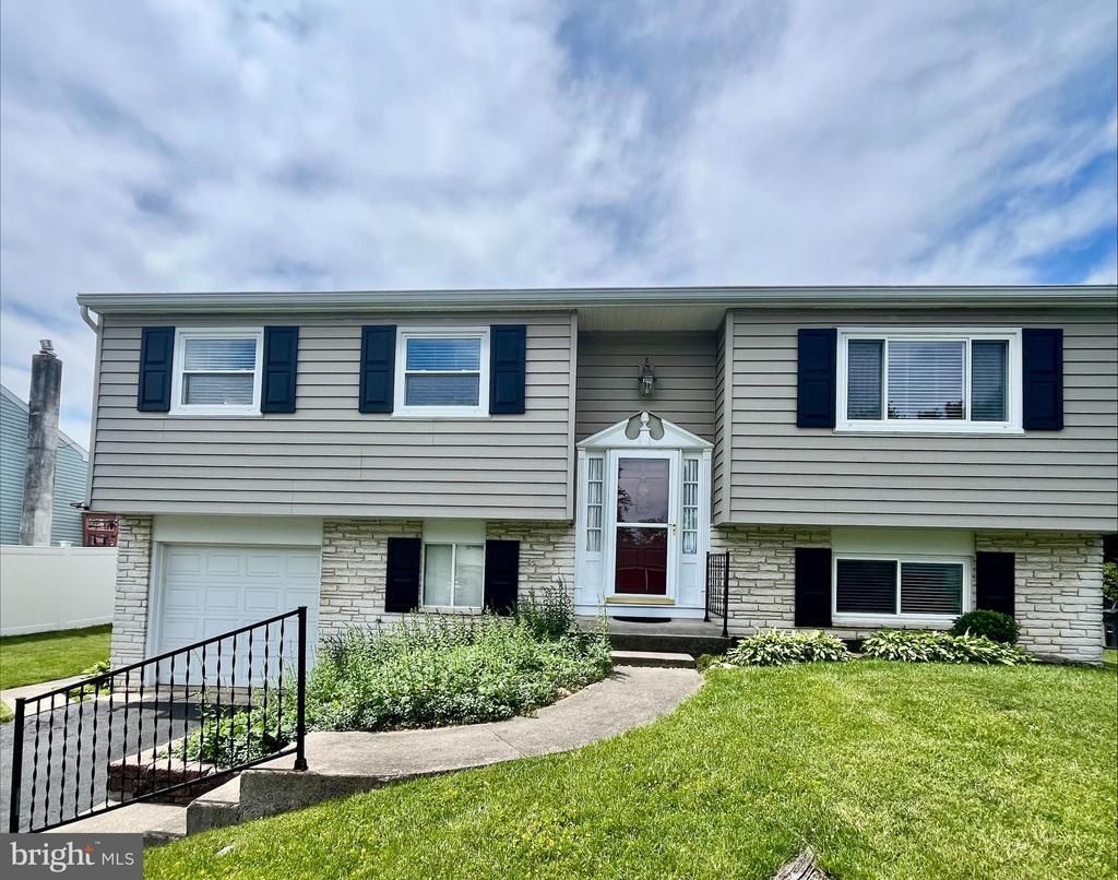 1942 Split Rock Road, Lancaster, PA 17601 Main Photo