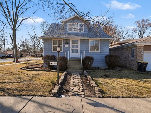 17858 Ridgewood Avenue, Lansing, IL 60438