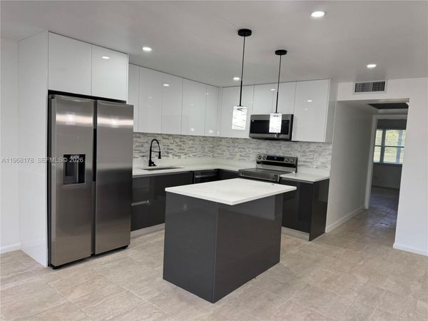 1039 Newport Dr , Unit H, Deerfield Beach, FL 33442