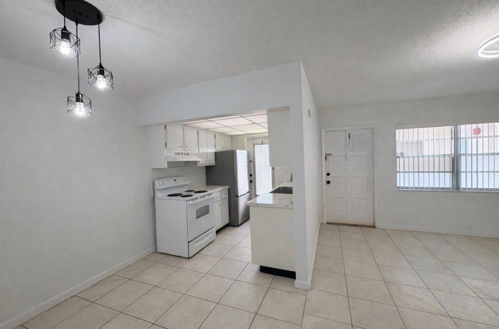 1855 Plunkett Street, Unit 307, Hollywood, FL 33020 Photo