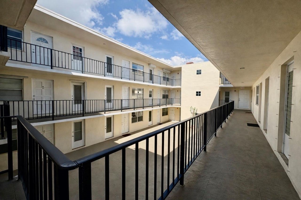 1855 Plunkett Street, Unit 307, Hollywood, FL 33020 Photo