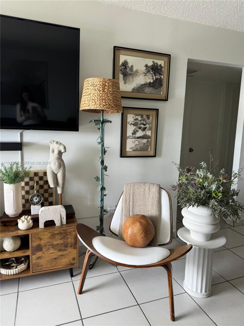 5050 NW 7th St , Unit 604, Miami, FL 33126 Photo