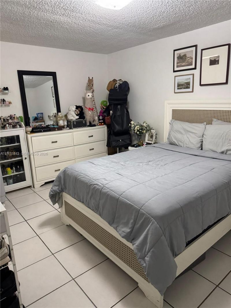 5050 NW 7th St , Unit 604, Miami, FL 33126 Photo