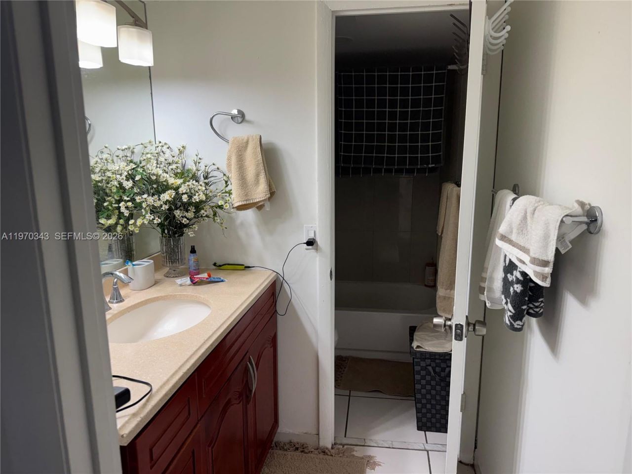 5050 NW 7th St , Unit 604, Miami, FL 33126 Photo