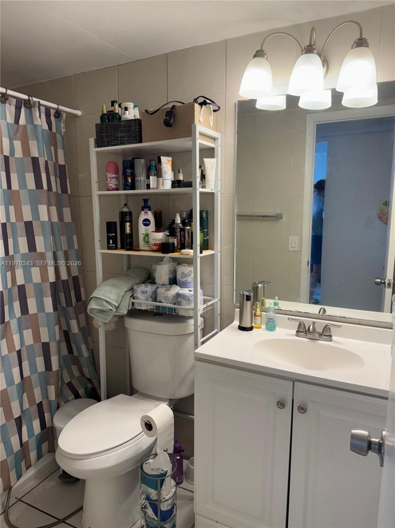 5050 NW 7th St , Unit 604, Miami, FL 33126 Photo