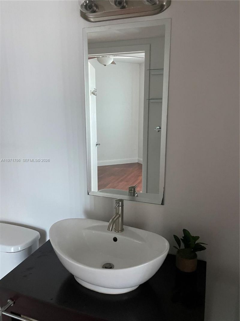 350 S Miami Ave , Unit 3108, Miami, FL 33130 Photo