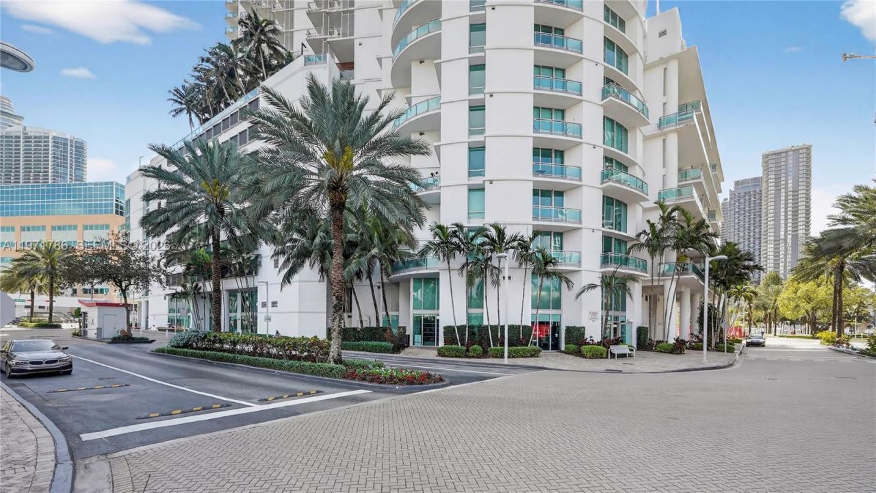 350 S Miami Ave , Unit 3108, Miami, FL 33130 Photo