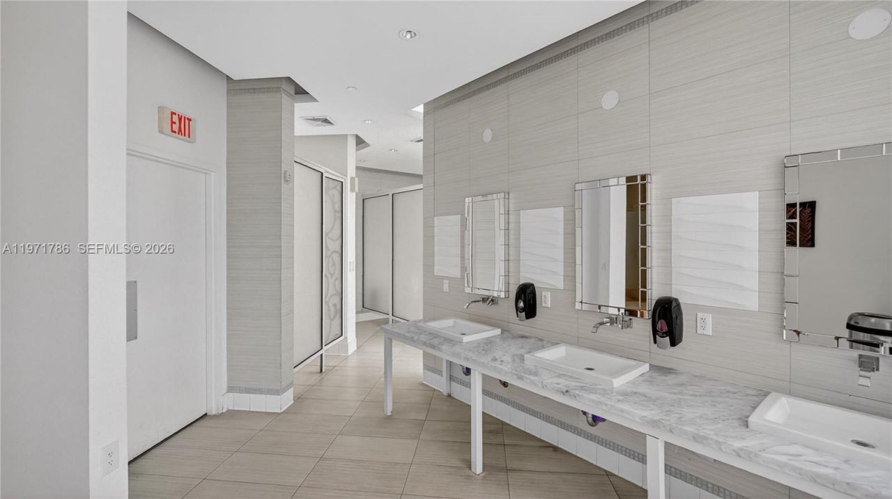 350 S Miami Ave , Unit 3108, Miami, FL 33130 Photo