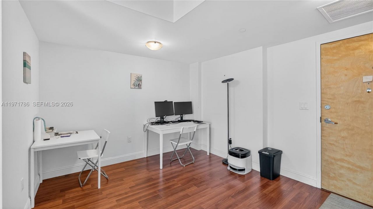 350 S Miami Ave , Unit 3108, Miami, FL 33130 Photo