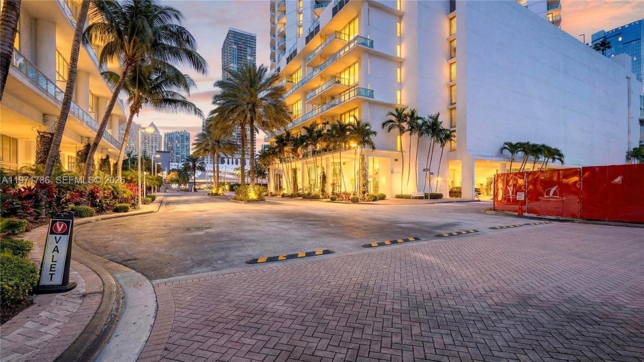 350 S Miami Ave , Unit 3108, Miami, FL 33130 Photo