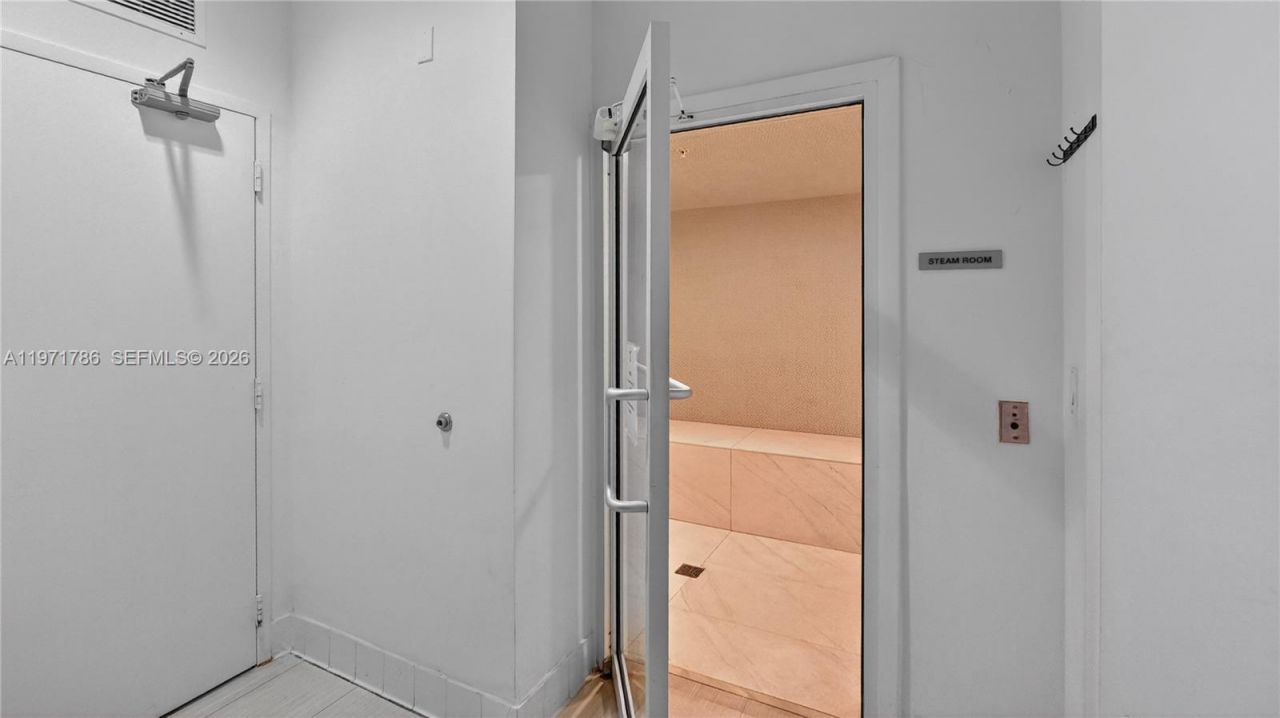 350 S Miami Ave , Unit 3108, Miami, FL 33130 Photo