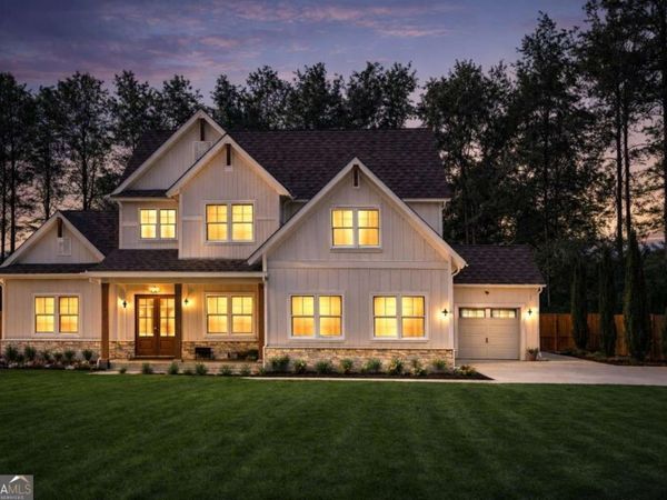 6043 Bluewater Boulevard, Gainesville, GA 30506