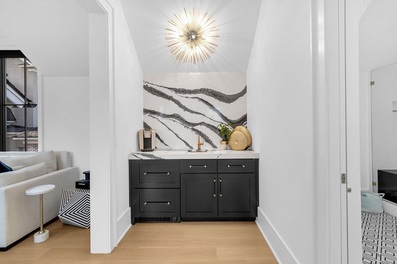 151 Brailsford Street Photo 57