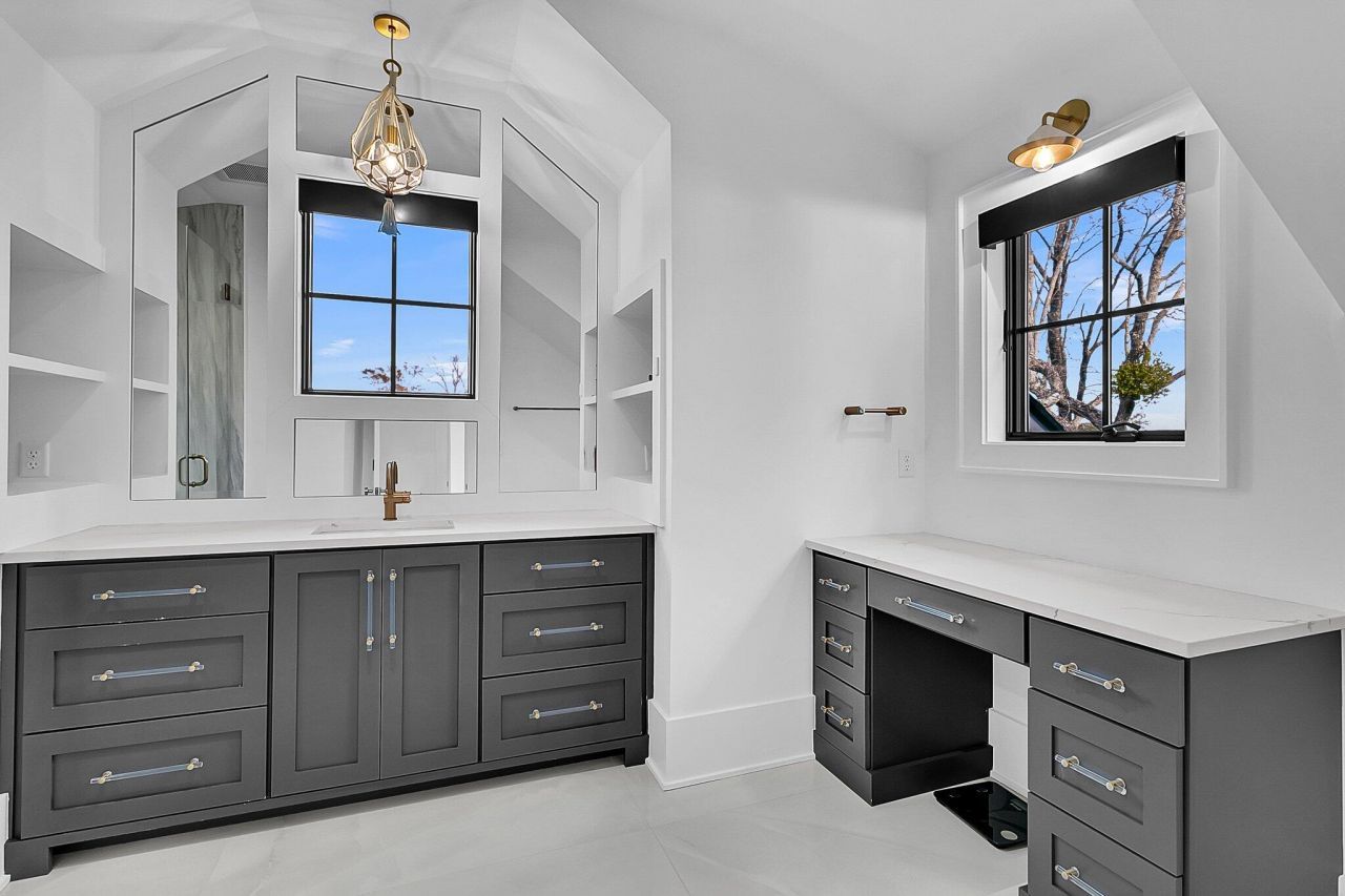 151 Brailsford Street Photo 76