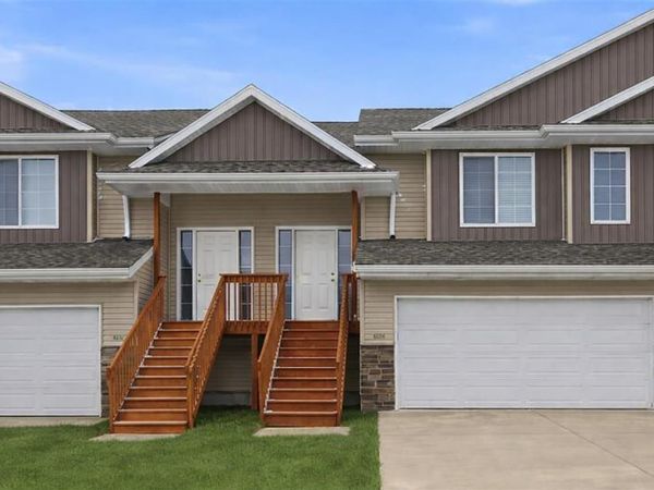 604 Riley Ln, West Branch, IA 52358