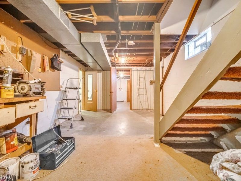 13458 Theeland Avenue NW, Uniontown, OH 44685 Photo 27