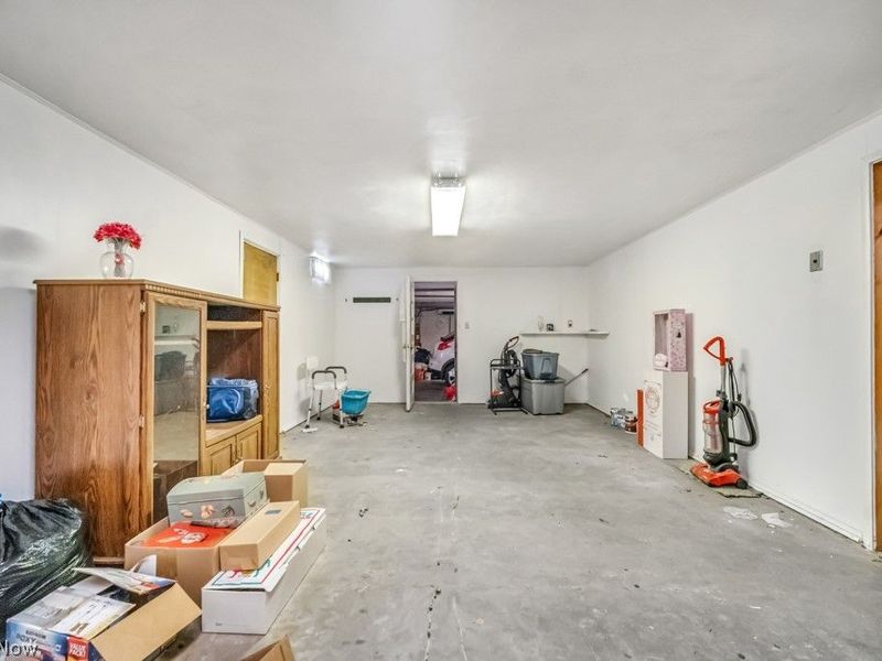 13458 Theeland Avenue NW, Uniontown, OH 44685 Photo 32