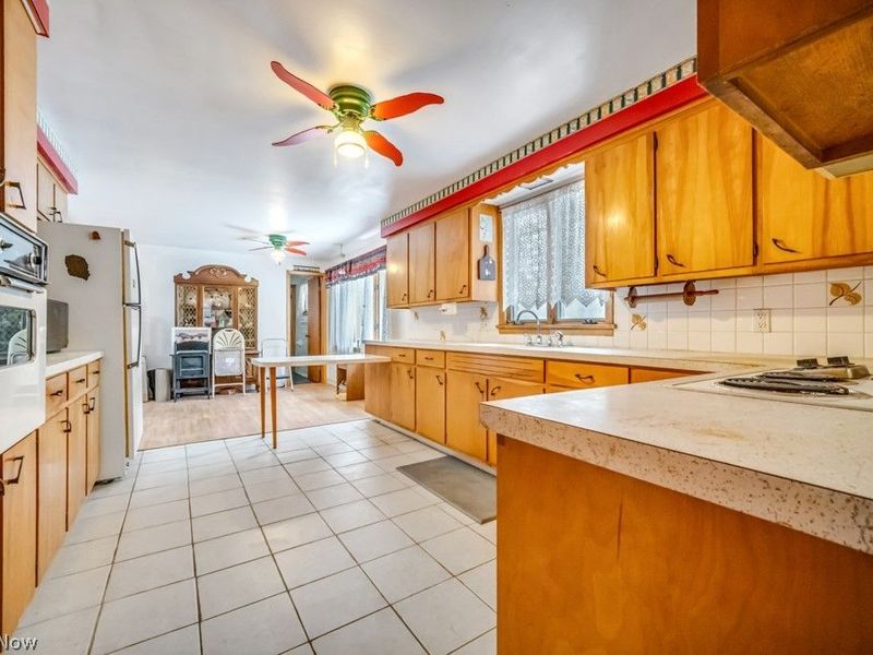 13458 Theeland Avenue NW, Uniontown, OH 44685 Photo 6