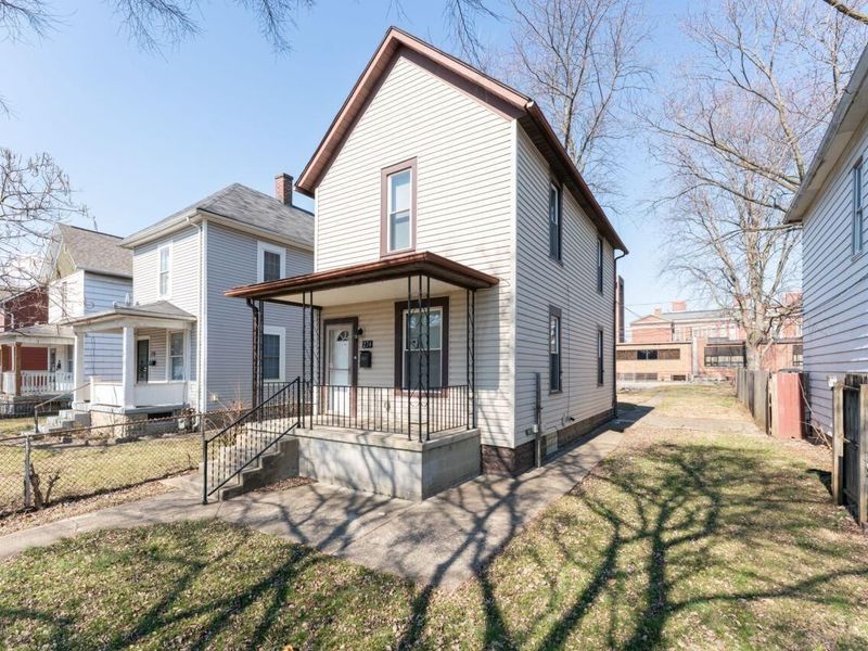 274 E Barthman Avenue, Columbus, OH 43207 Photo 2