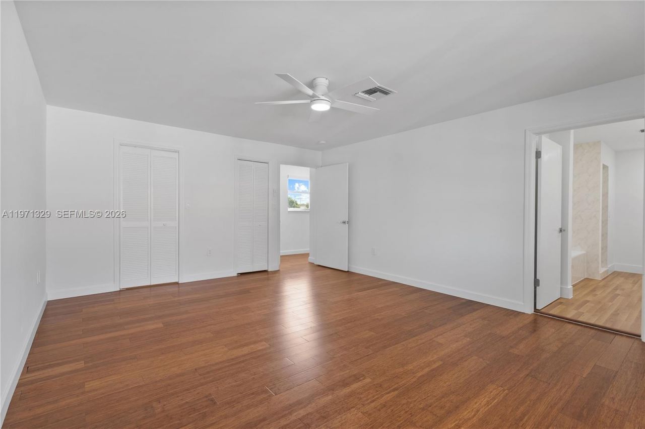 2870 SW 21st St , Miami, FL 33145 Photo