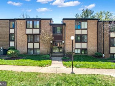 9733 KINGS CROWN COURT , Unit 102, FAIRFAX, VA 22031