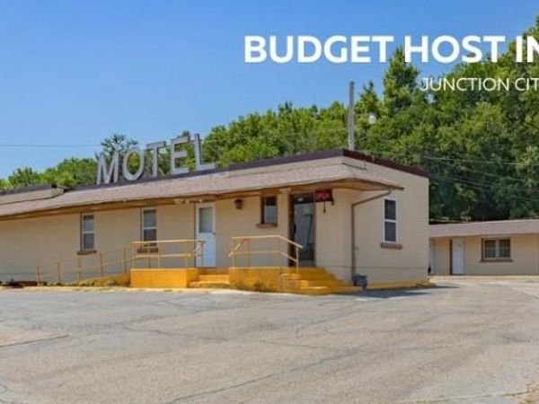 820 S Washington Street, Junction City, KS 66441