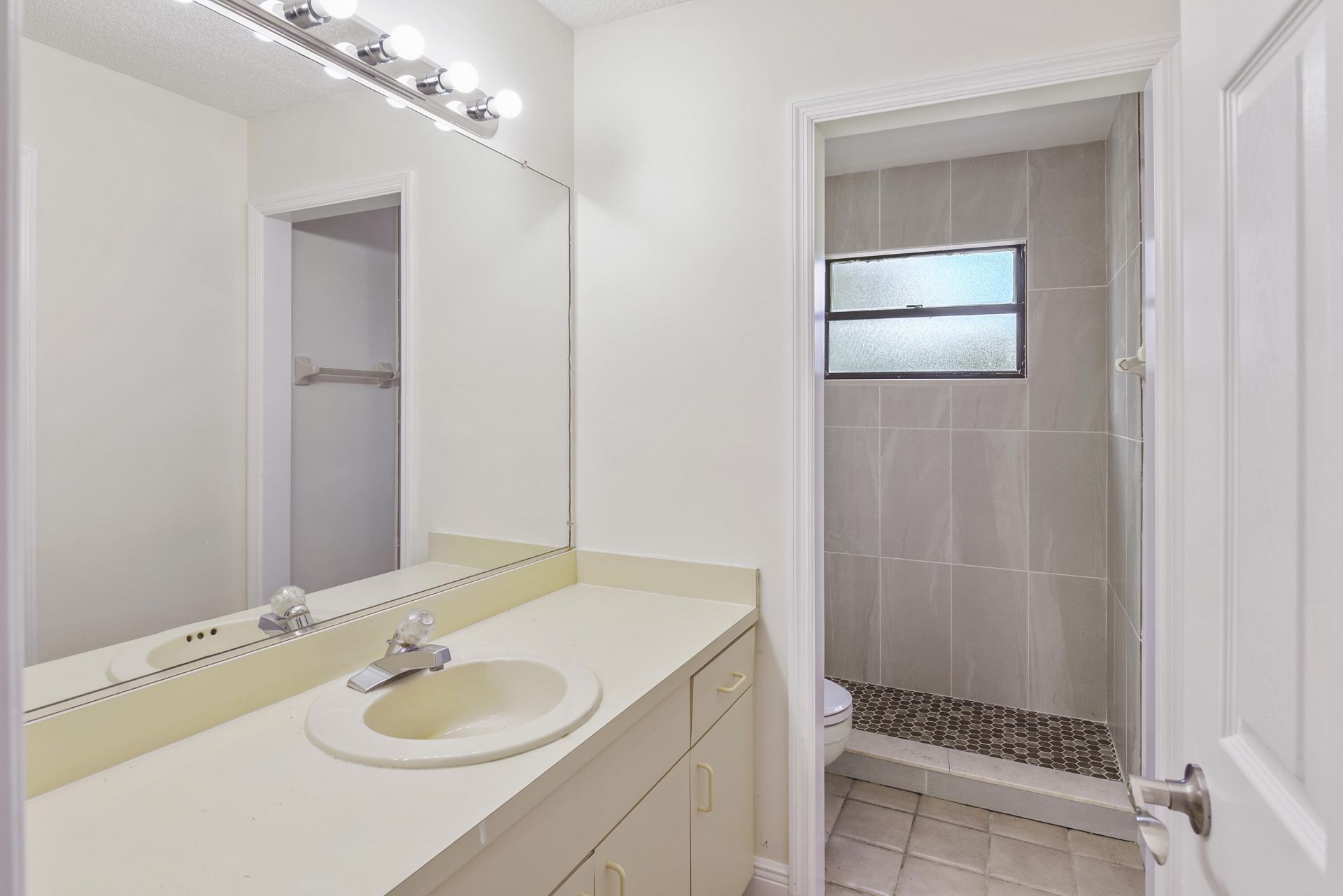 5666 SE Matousek Street, Stuart, FL 34997 Photo