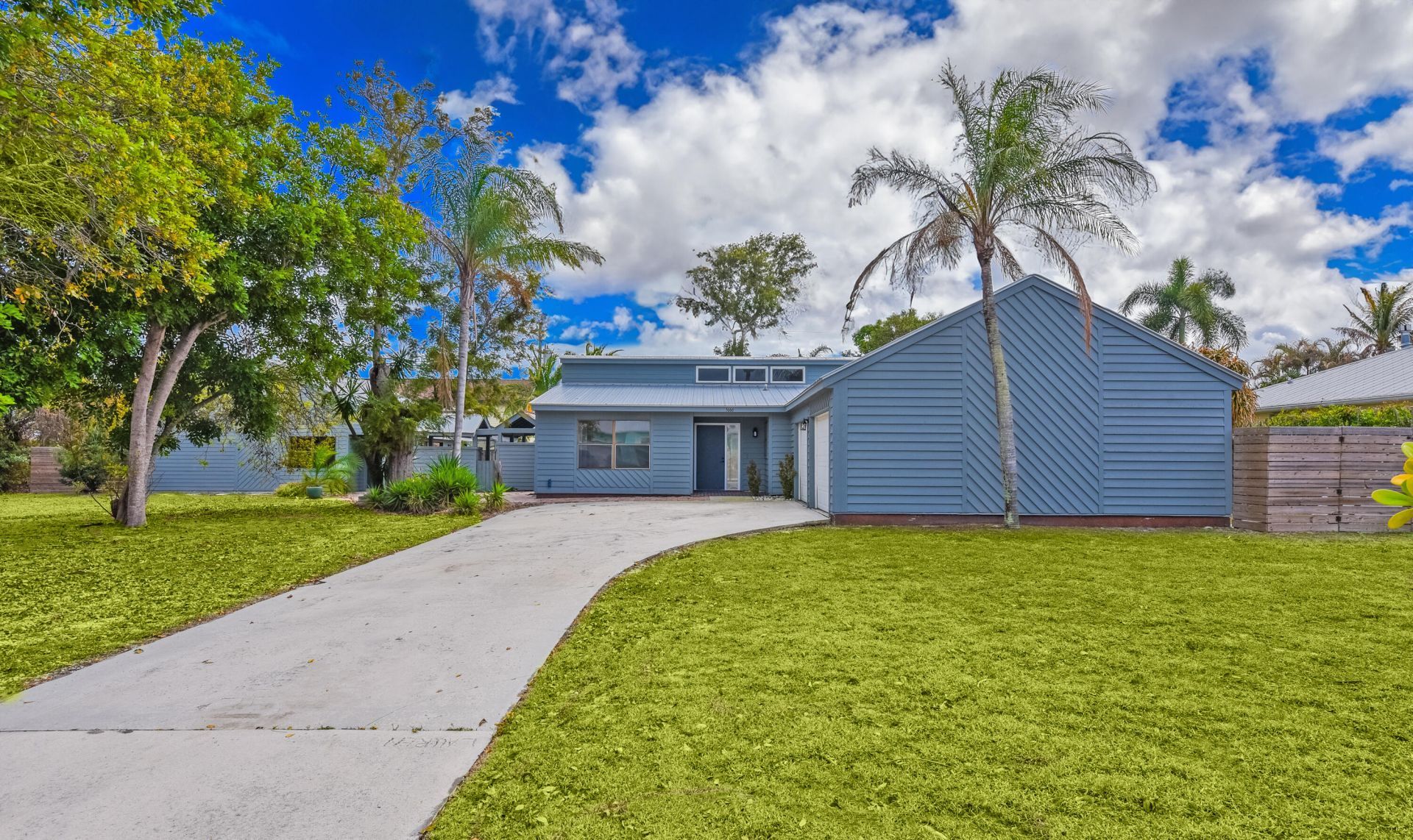 5666 SE Matousek Street, Stuart, FL 34997 Photo