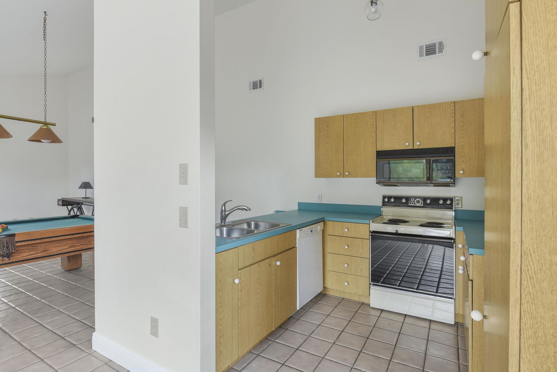 5666 SE Matousek Street, Stuart, FL 34997 Photo