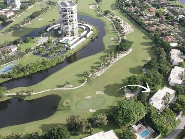 1739 Embassy Drive, Unit 202, West Palm Beach, FL 33401