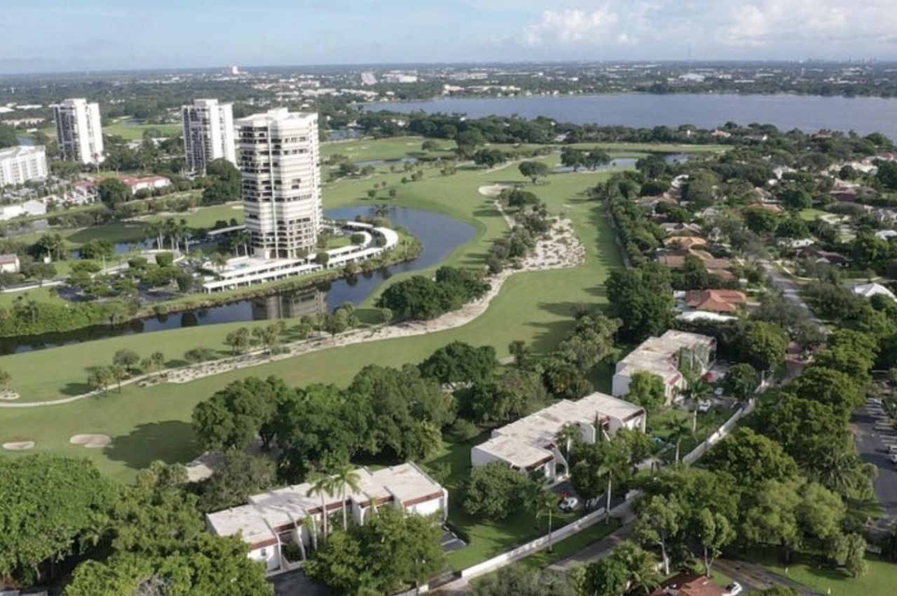 1739 Embassy Drive, Unit 202, West Palm Beach, FL 33401 Photo