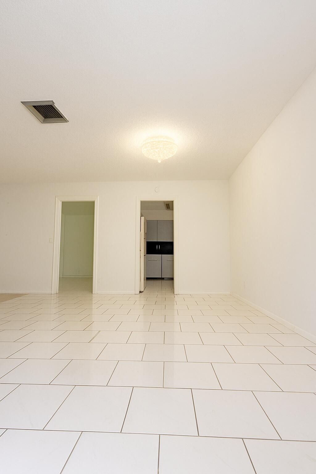 1739 Embassy Drive, Unit 202, West Palm Beach, FL 33401 Photo